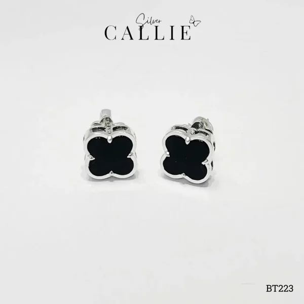 BT223 - Bông tai bạc Callie Silver cỏ 4 lá đen 9li đuôi vặn