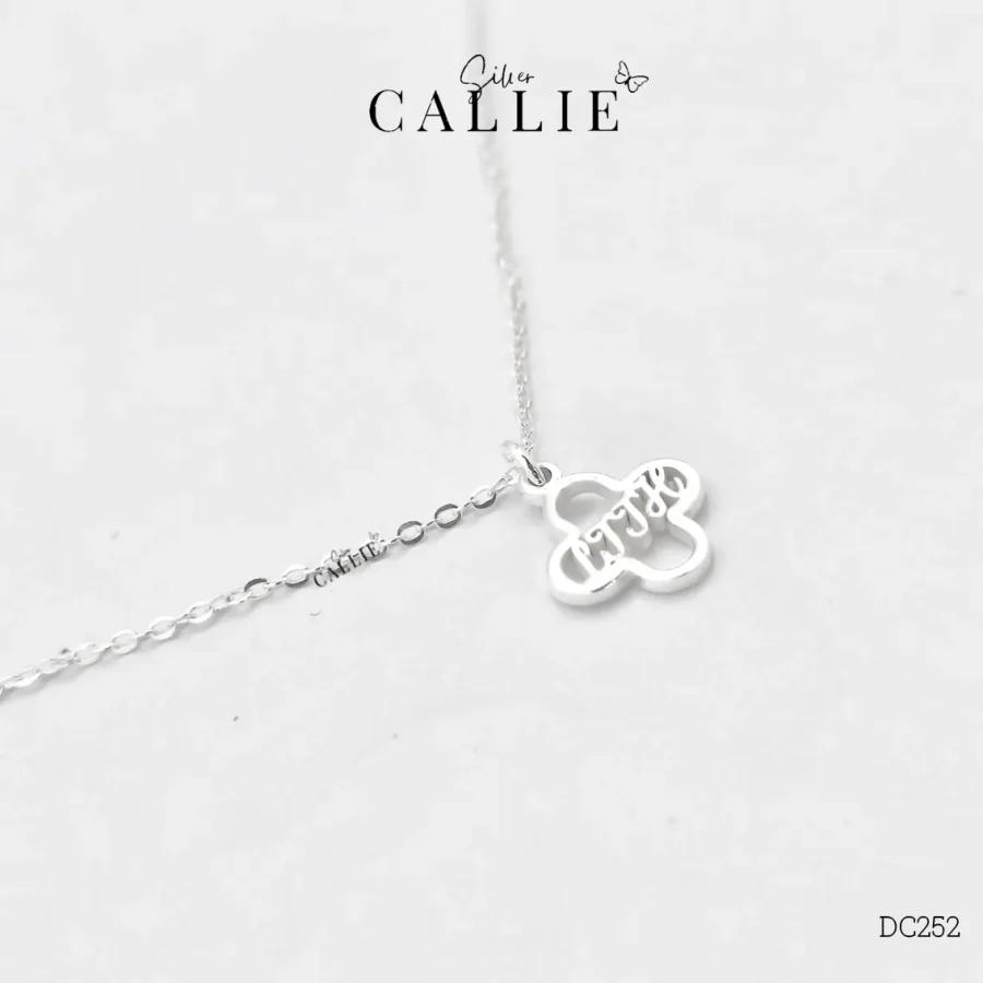DC252 - Dây chuyền bạc Callie Silver cỏ 4 lá khắc chữ