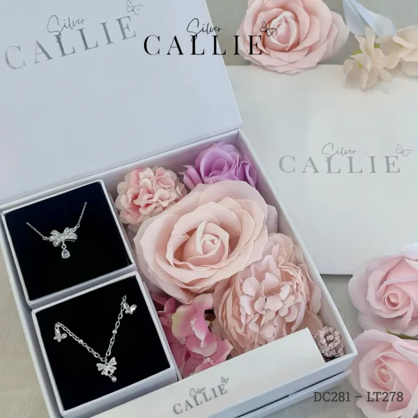 Bộ Quà Tặng Trang Sức Bạc Callie Silver Nơ Treo Đá Kèm Hộp