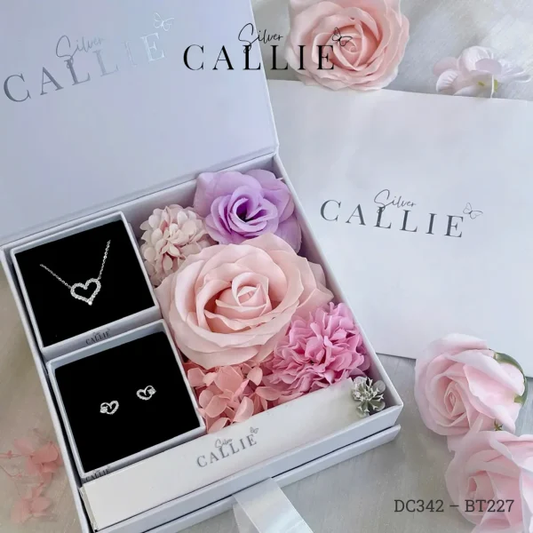 Bộ Quà Tặng Trang Sức Bạc Callie Silver Trái Tim Kèm Hộp Hoa