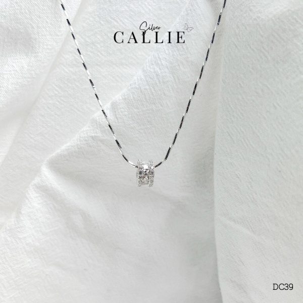 DC39 - Dây chuyền bạc Callie Silver mặt bánh xe rời đính đá dây trơn xoắn