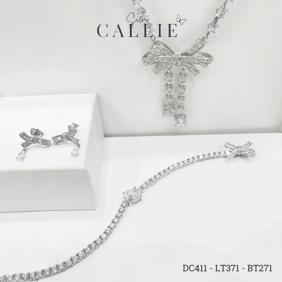 DC411 - LT371 - BT271: Bộ Trang Sức Bạc Callie Silver Cô Dâu Nơ Đá