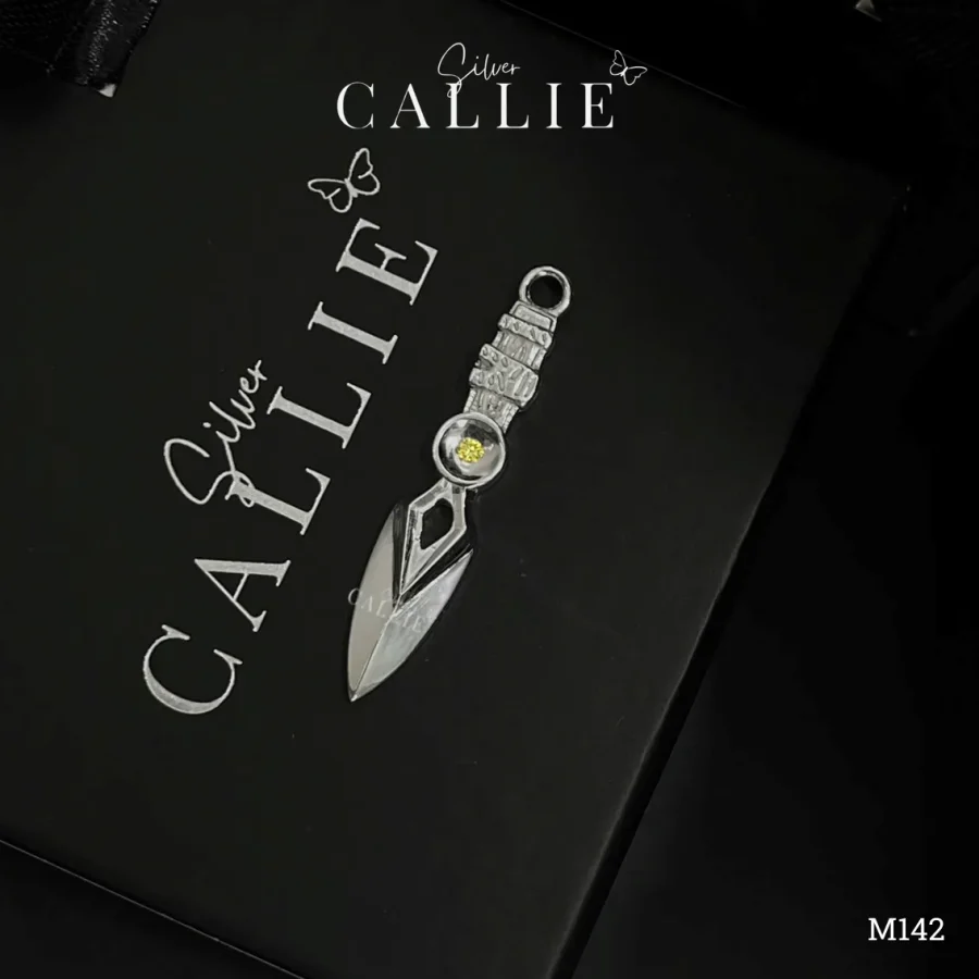 M142 - Mặt dây thiết kế Callie Silver hình Kunai
