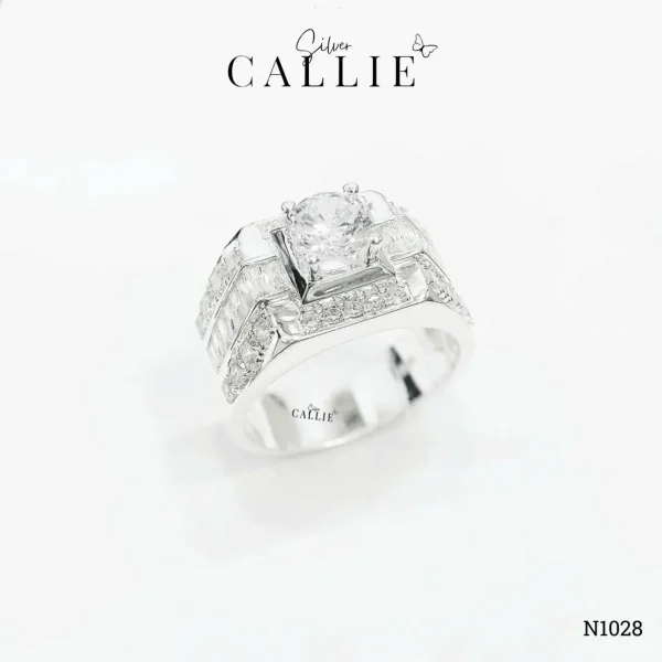 N1028 - Nhẫn bạc Callie Silver đai bản lớn chân cao viên chủ 7li