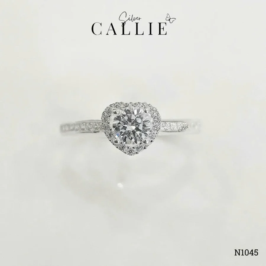 N1045 - Nhẫn bạc Callie Silver viên chủ trái tim 2 bên đính đá