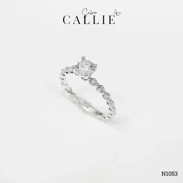 N1053 - Nhẫn Bạc Callie Silver Viên Chủ 5li Chấu Tròn Đai Tấm 2li1