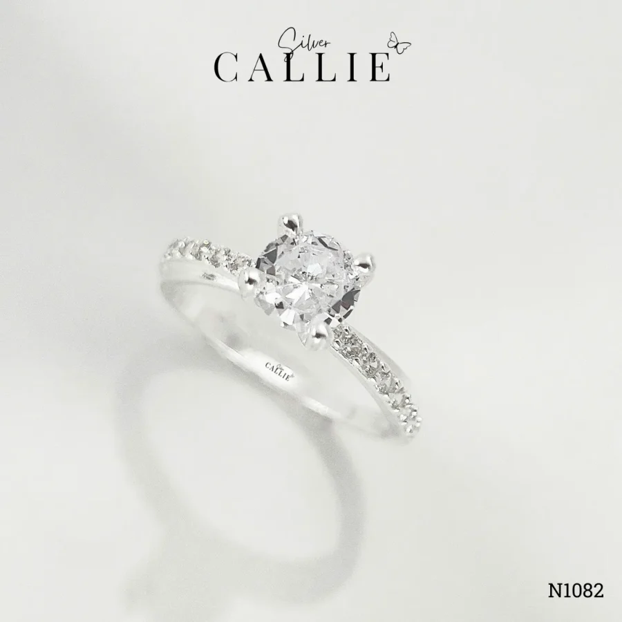 N1082 - Nhẫn bạc Callie Silver 1 viên chủ hai bên đính đá chéo