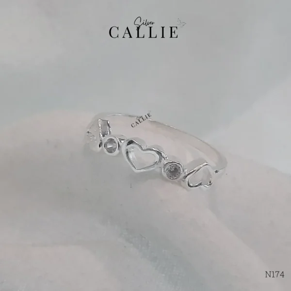 N174 - Nhẫn bạc Callie Silver trái tim khoảng cách
