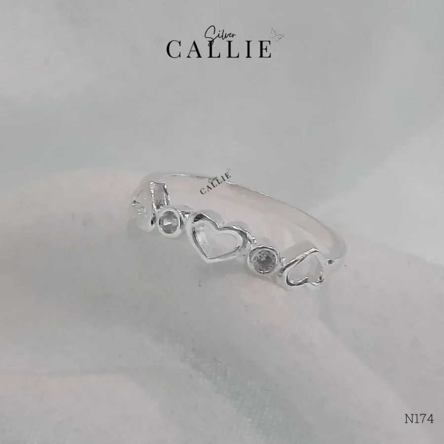 N174 - Nhẫn bạc Callie Silver trái tim khoảng cách
