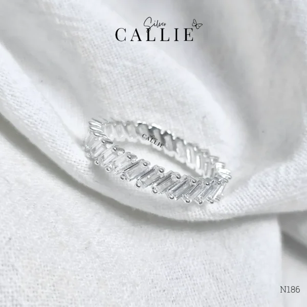 N186 - Nhẫn bạc Callie Silver đá nghiêng