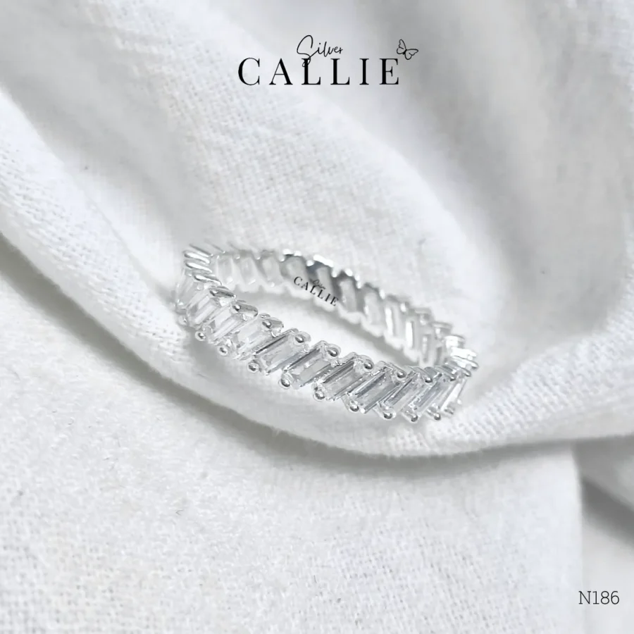 N186 - Nhẫn bạc Callie Silver đá nghiêng