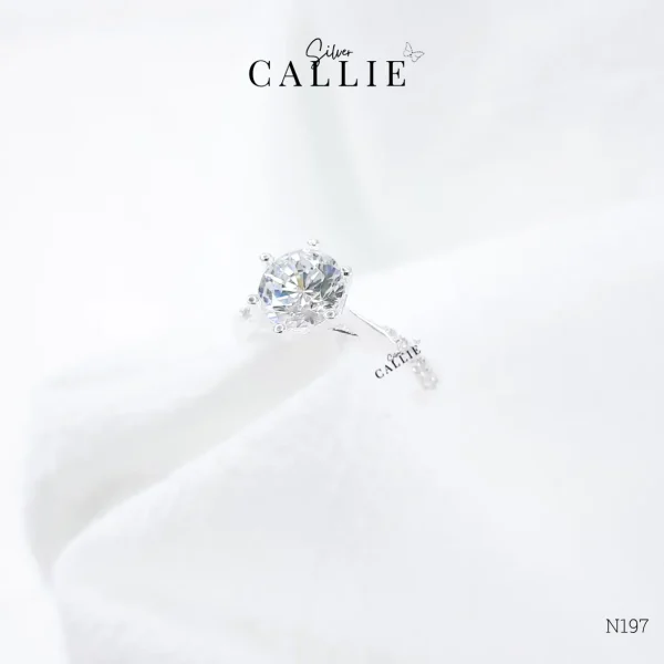 N197 - Nhẫn bạc Callie Silver đá xoắn viên chủ