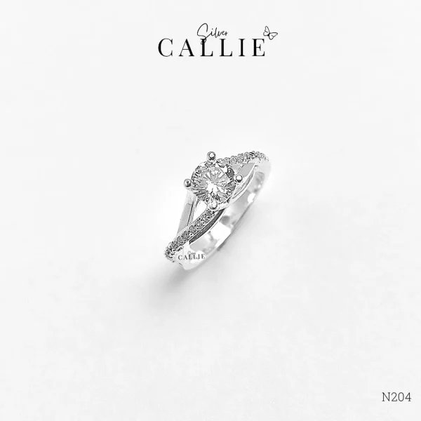 N204 - Nhẫn bạc Callie Silver đính full viên chủ 5li