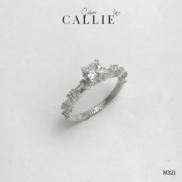 N321 - Nhẫn bạc Callie Silver 1 viên chủ đá tấm cách