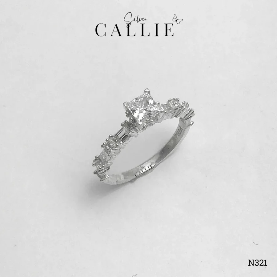 N321 - Nhẫn bạc Callie Silver 1 viên chủ đá tấm cách