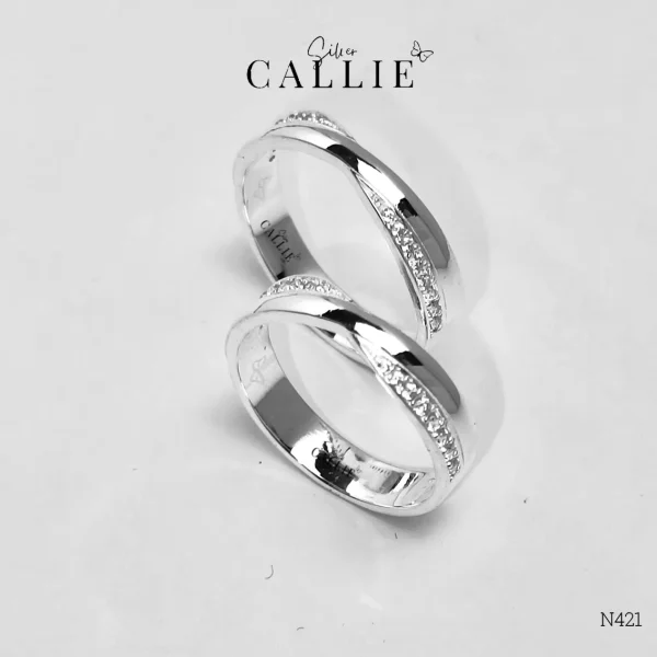 N421 - Nhẫn bạc Callie Silver thiết kế xoắn đính đá đai 4li5