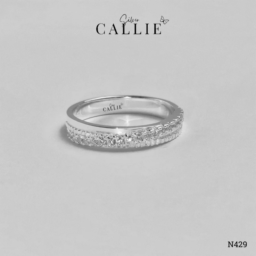N429 - Nhẫn Bạc Thiết Kế Callie Silver Đính Đá Viền Xoắn