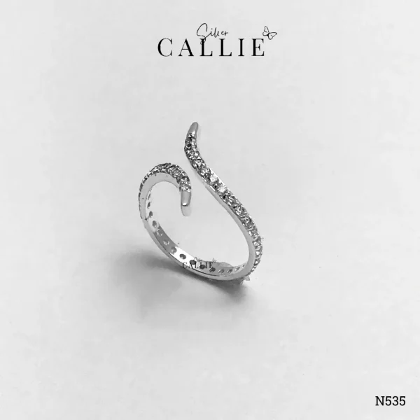 N535 - Nhẫn Bạc Thiết Kế Callie Silver Đai Uốn Đính Đá