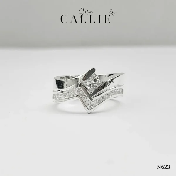N623 - Nhẫn Bạc Thiết Kế Callie Silver Đai Xoắn