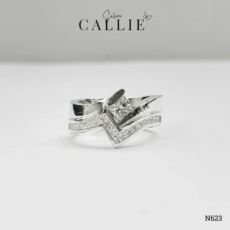 N623 - Nhẫn Bạc Thiết Kế Callie Silver Đai Xoắn