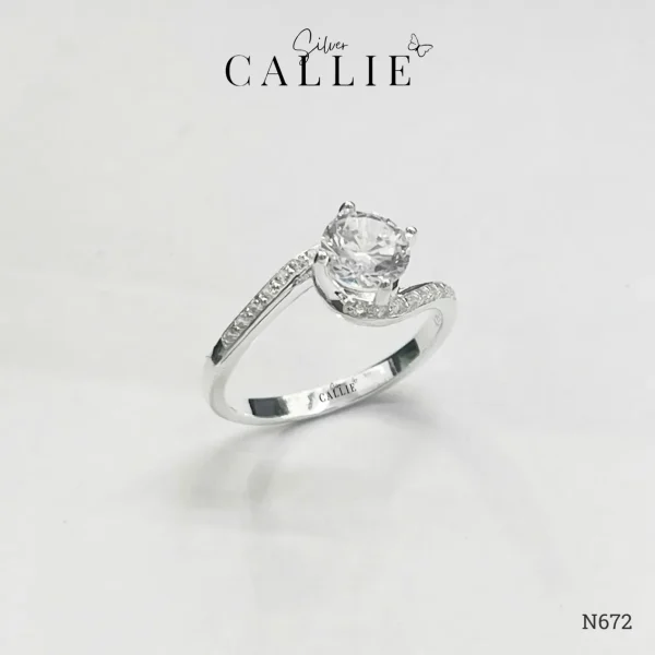 N672 - Nhẫn bạc Callie Silver xoắn đính đá một viên chủ 4 chấu