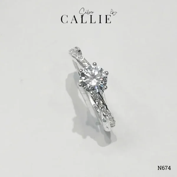 N674 - Nhẫn bạc Callie Silver 1 hàng đá xoắn và móc máy