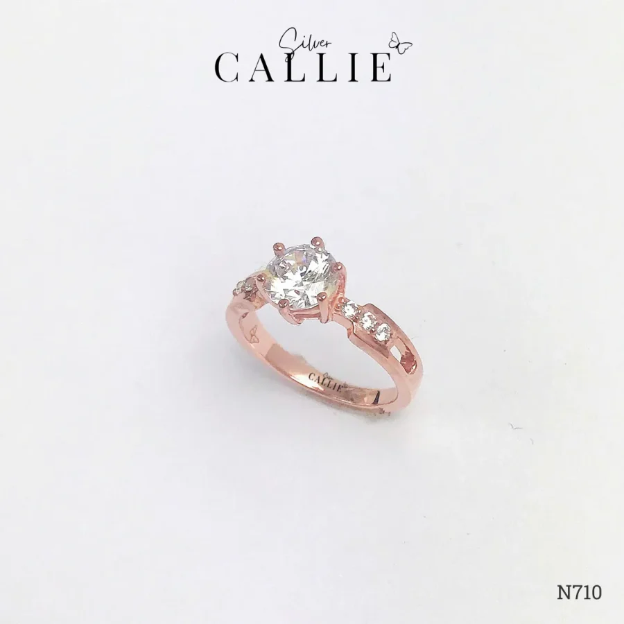 N710 - Nhẫn Bạc Thiết Kế Callie Silver 1 Viên Chủ Đai Đính Đá