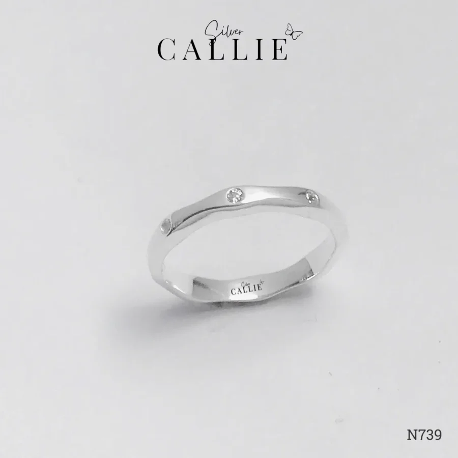 N739 - Nhẫn Bạc Thiết Kế Callie Silver Đính Đá Đai Gợn Sóng
