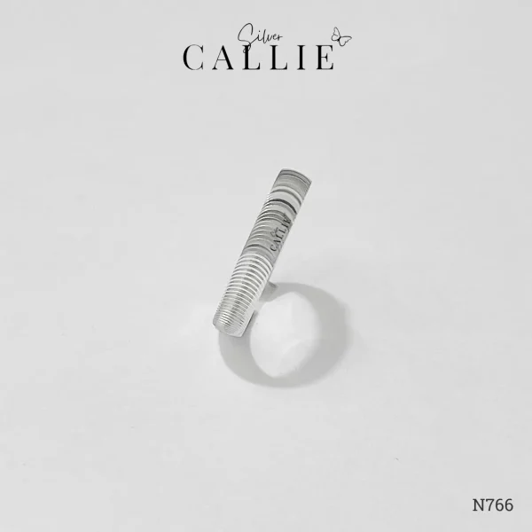 N766 - Nhẫn bạc Callie Silver cắt máy