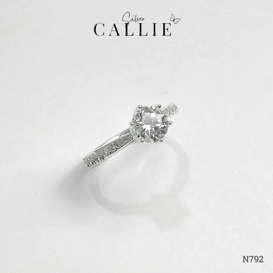 N792 - Nhẫn Bạc Callie Silver 1 Viên Chủ Đế Hoa
