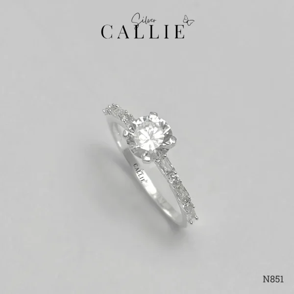 N851 - Nhẫn bạc Callie Silver 1 viên chủ đai đính đá