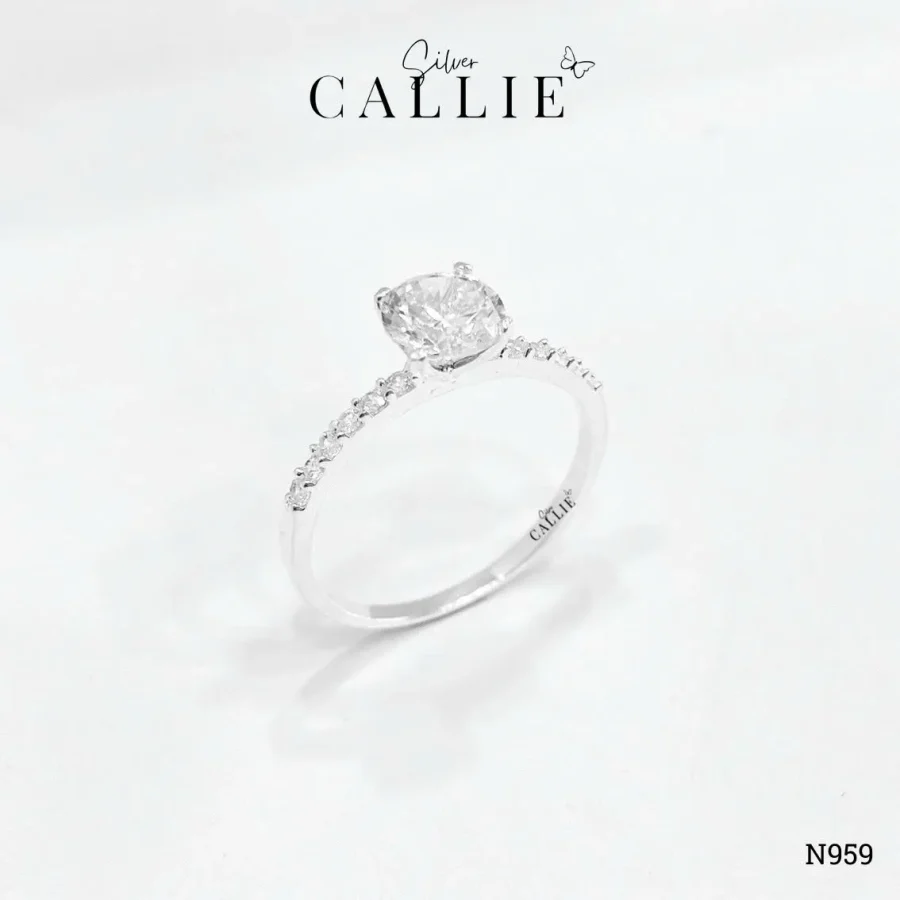 N959 - Nhẫn Bạc Callie Silver 1 Viên Chủ 6li5 Đai Đính Đá