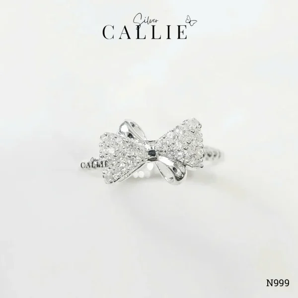 N999 - Nhẫn bạc Callie Silver mặt nơ đính đá, đai xoắn nửa vòng