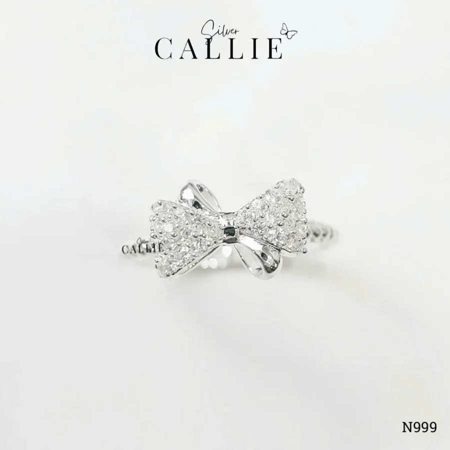 N999 - Nhẫn bạc Callie Silver mặt nơ đính đá, đai xoắn nửa vòng
