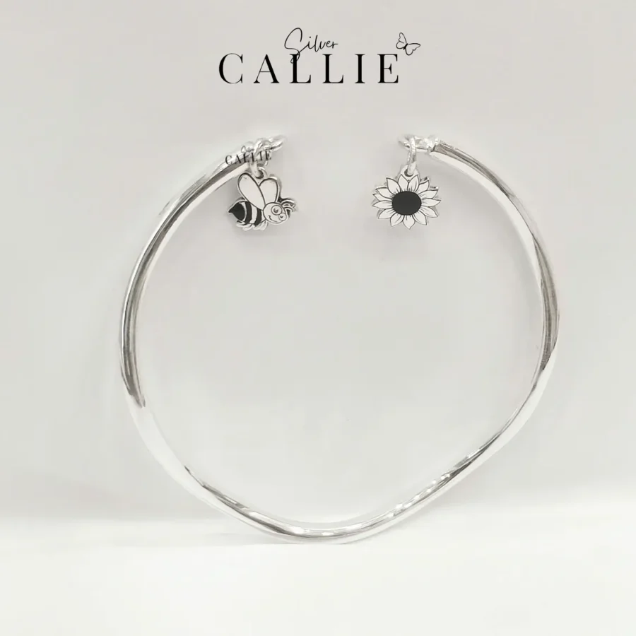 Vòng tay Callie Silver trơn kèm charm ong và hướng dương