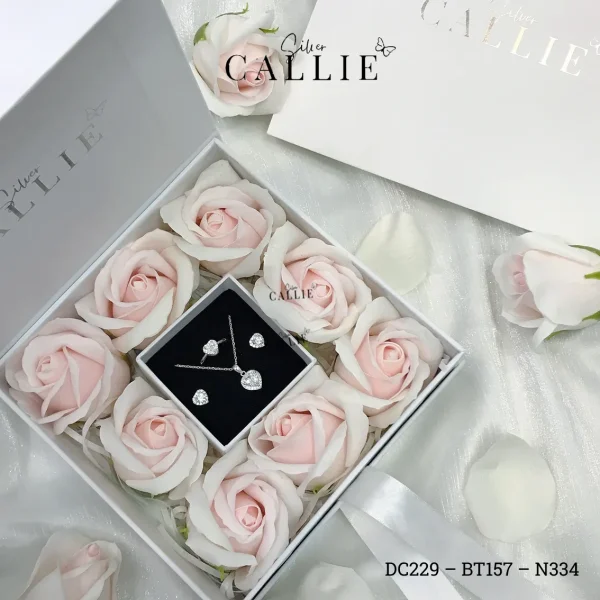 Set 10: Bộ Quà Tặng Callie Silver Tim Đá Xung Quanh Có Nhẫn