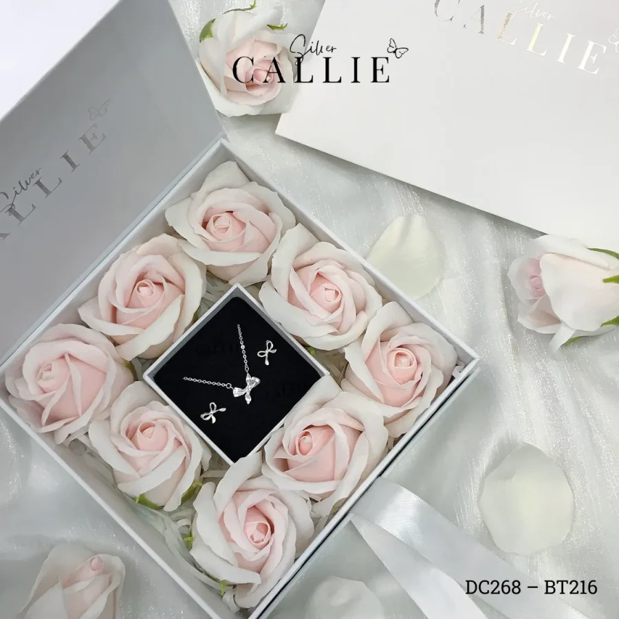 Set 4: Bộ Quà Tặng Trang Sức Bạc Callie Silver Nơ Một Viên Đa