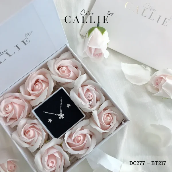 Set 7: Bộ Quà Tặng Trang Sức Bạc Callie Silver Bông Hoa Đá