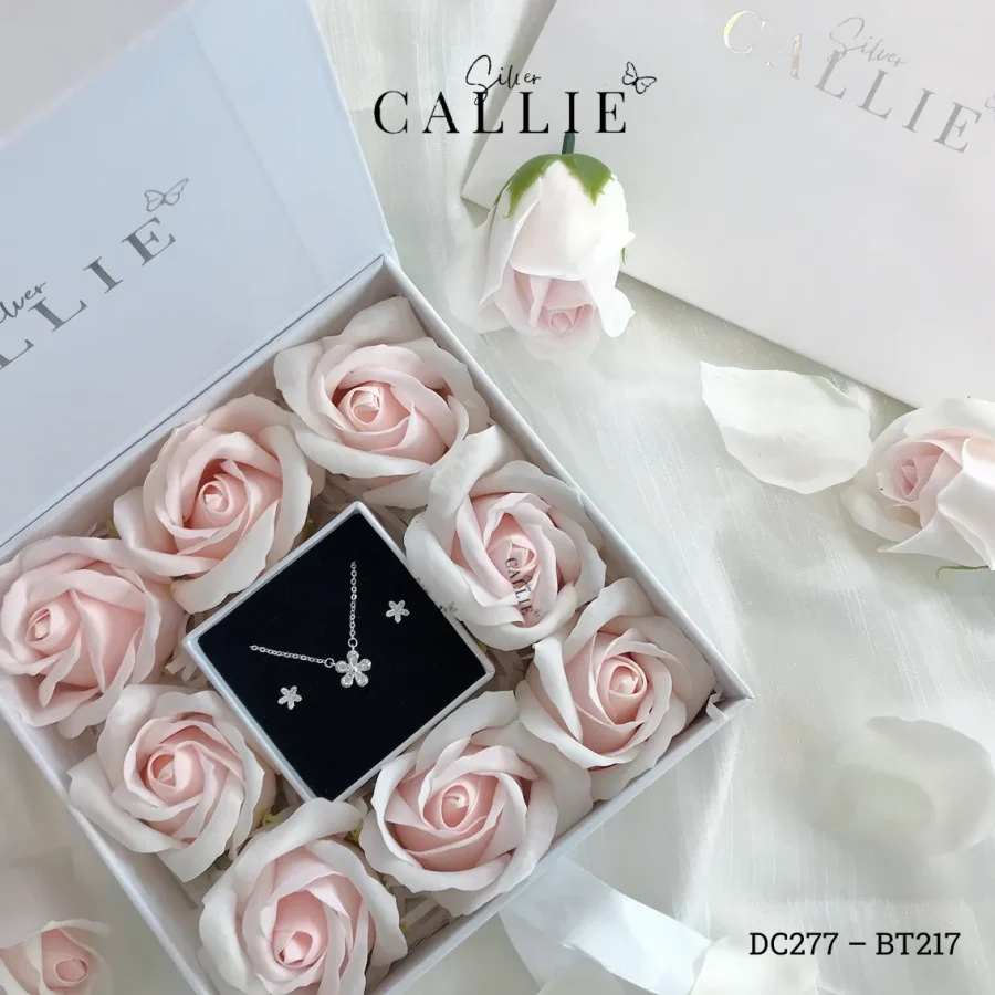 Set 7: Bộ Quà Tặng Trang Sức Bạc Callie Silver Bông Hoa Đá